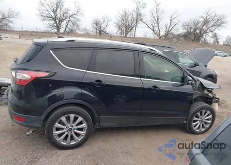 2017 Ford Escape Titanium z USA, uszkodzony, nr VIN 1FMCU0JD1HUC94365